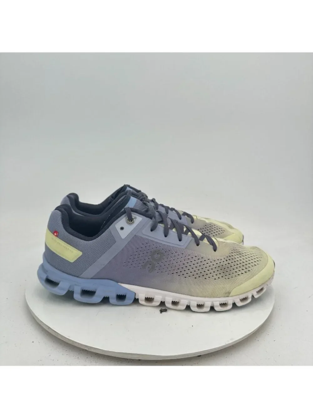 On Cloudflow Swiss Engineering Women Sz 11 35.98207 Nimbus Seedling Running Shoe